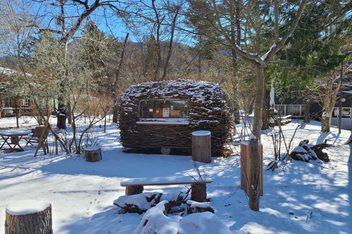 CALINCHOWDERキッチンカー_雪